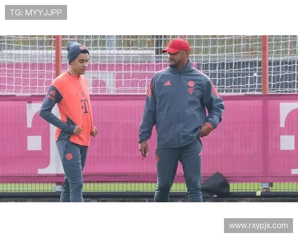 穆西亚拉重返训练场心情激动期待以百分百状态尽快回归赛场 穆西亚拉重返训练场心情激动期待以百分百状态尽快回归赛场