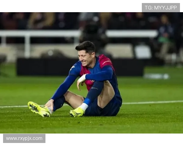 西媒称巴萨多名球员主动加练莱万恢复训练状态成球队核心